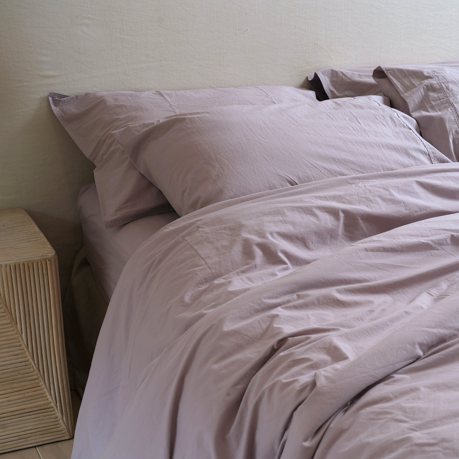 100% stonewashed cotton duvet set in lavender, detail view