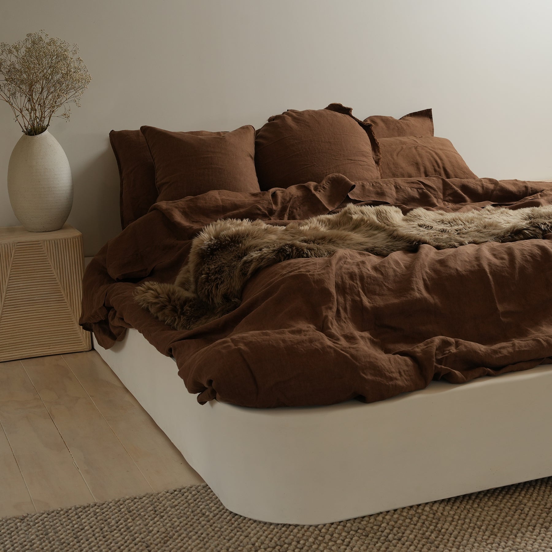Flax Linen Round Feather Filled Cushion in Mocha – Home Lab NZ