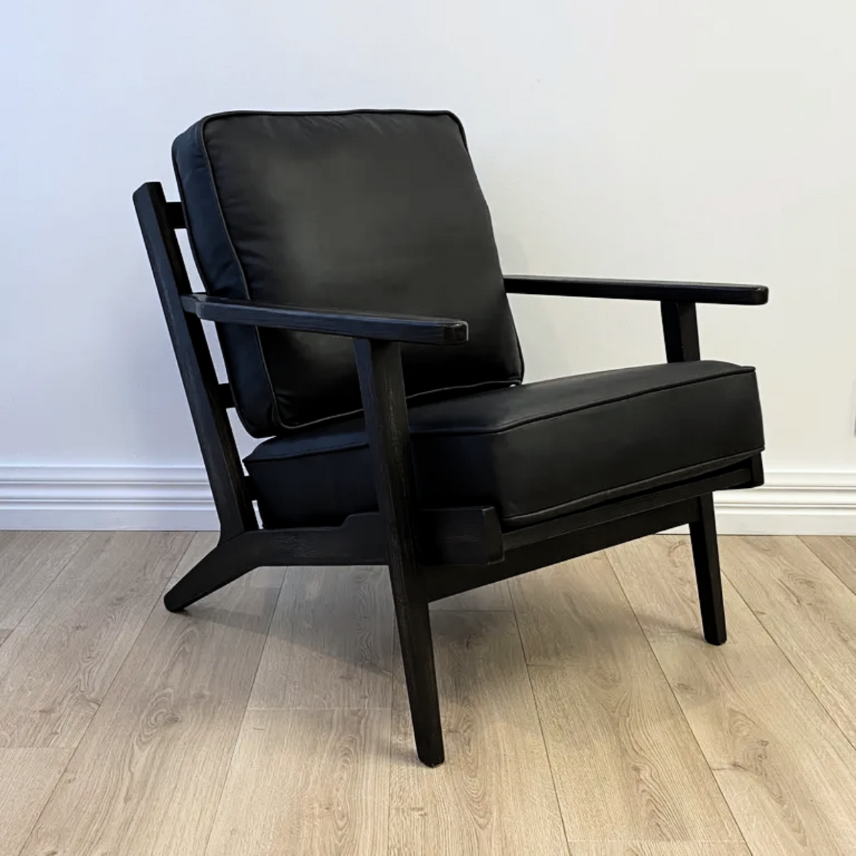 Lodge occasional chair in black leather/black