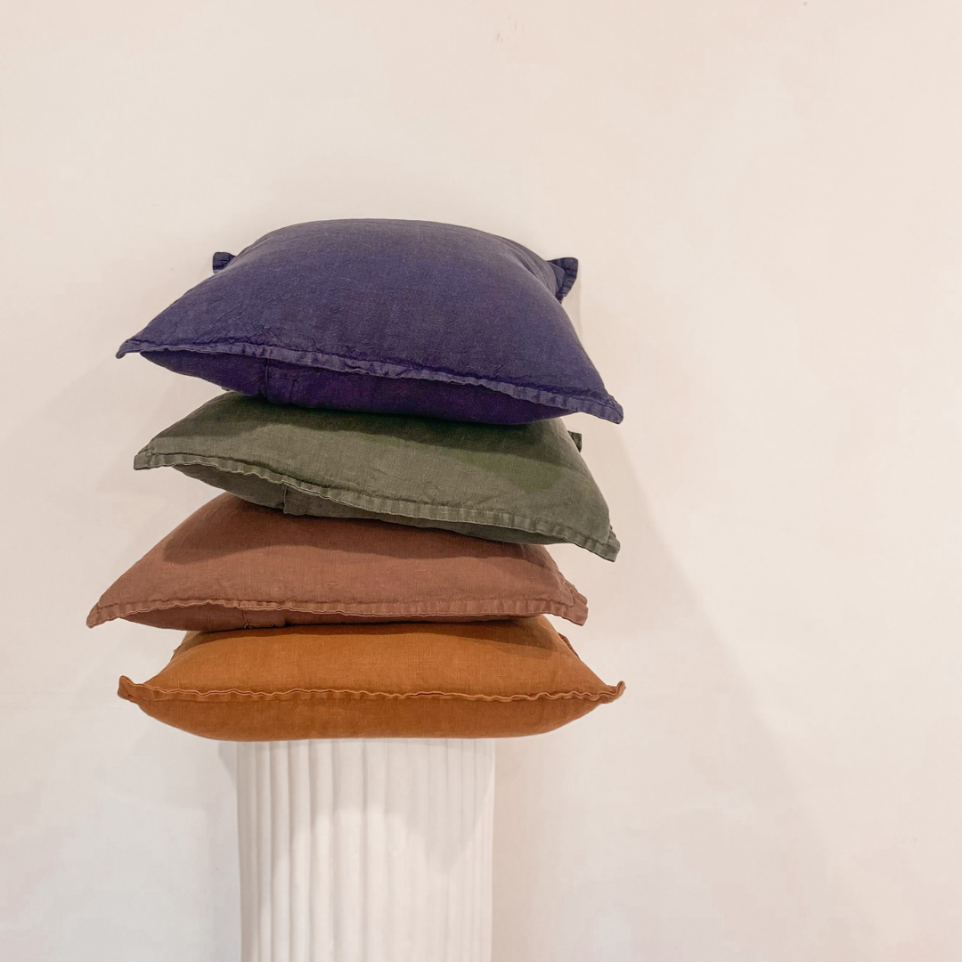 100% belgium linen vintage washed cushion- feather filled in pine, detail view