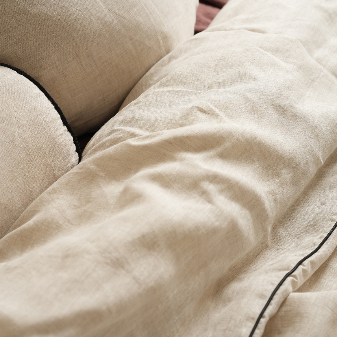 100% french flax linen piped duvet cover set in natural oat /black, close-up