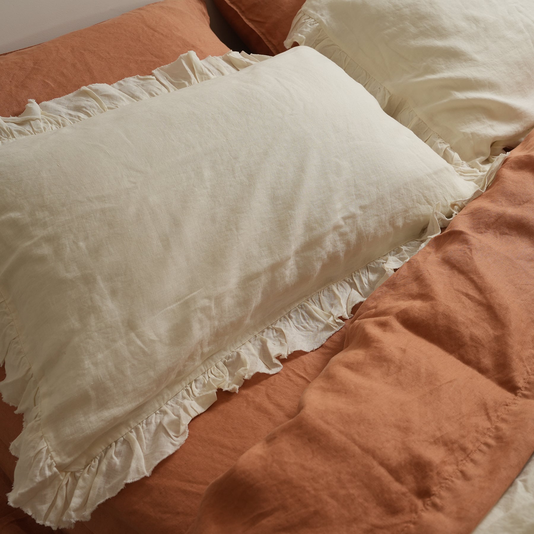 100% french flax linen ruffle edge pillowcase pair in milk, detail view