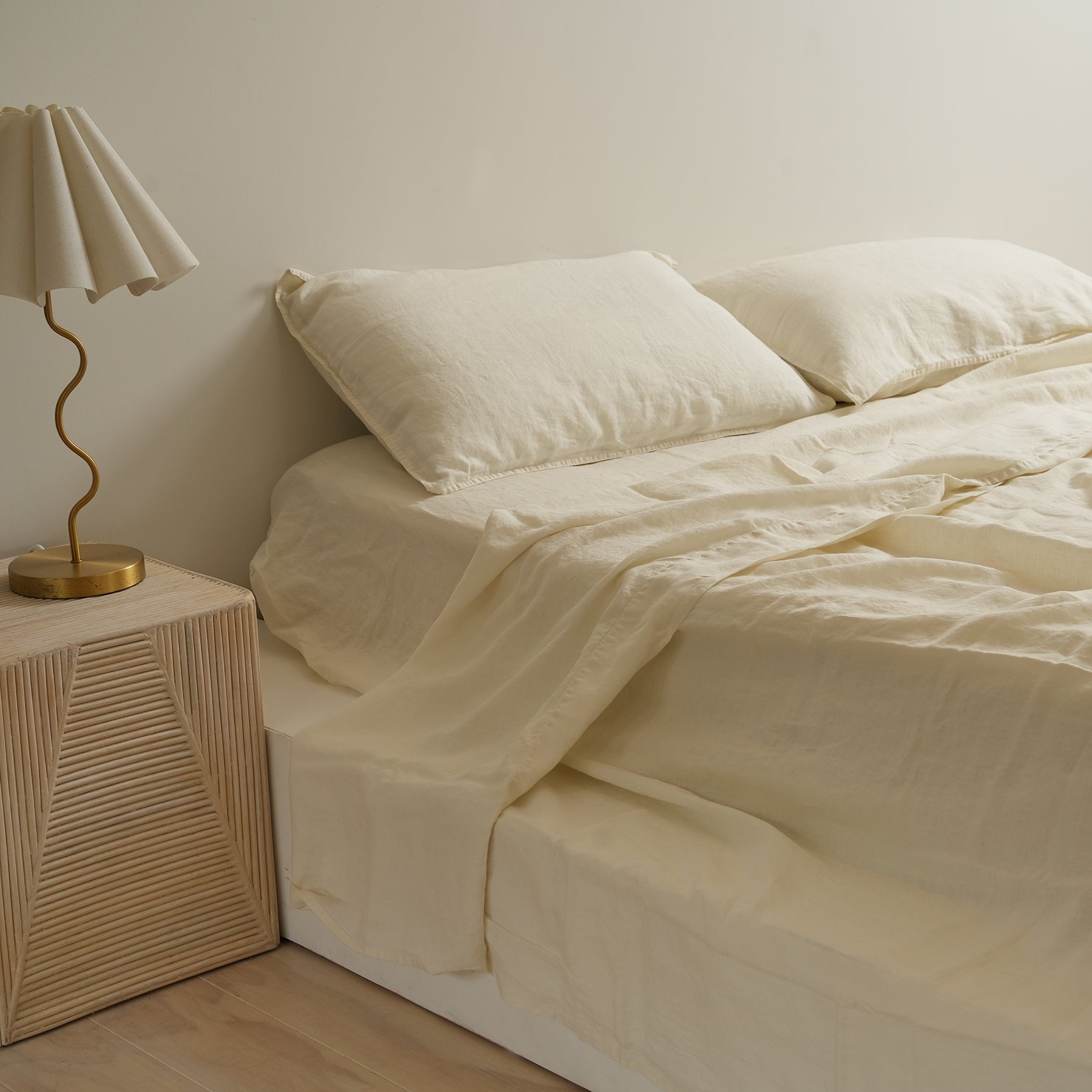 100% french flax linen sheet set in milk, detail view