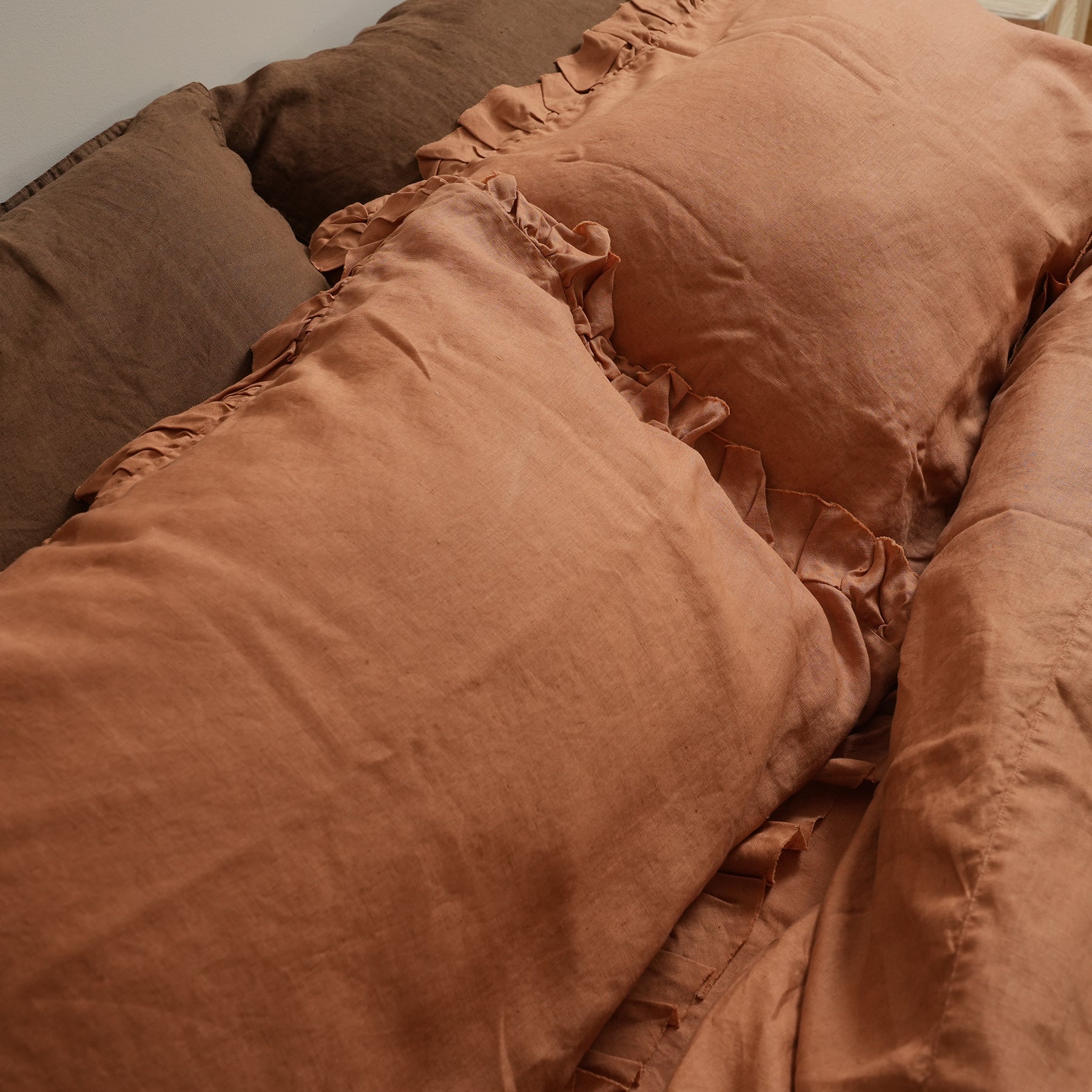 100% French Flax Linen Ruffle Edge Pillowcase Pair- Hazelnut