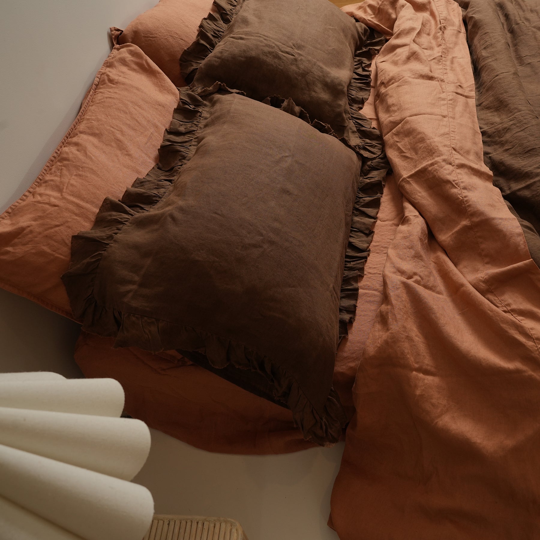 100% French Flax Linen Ruffle Edge Pillowcase Pair- Mocha