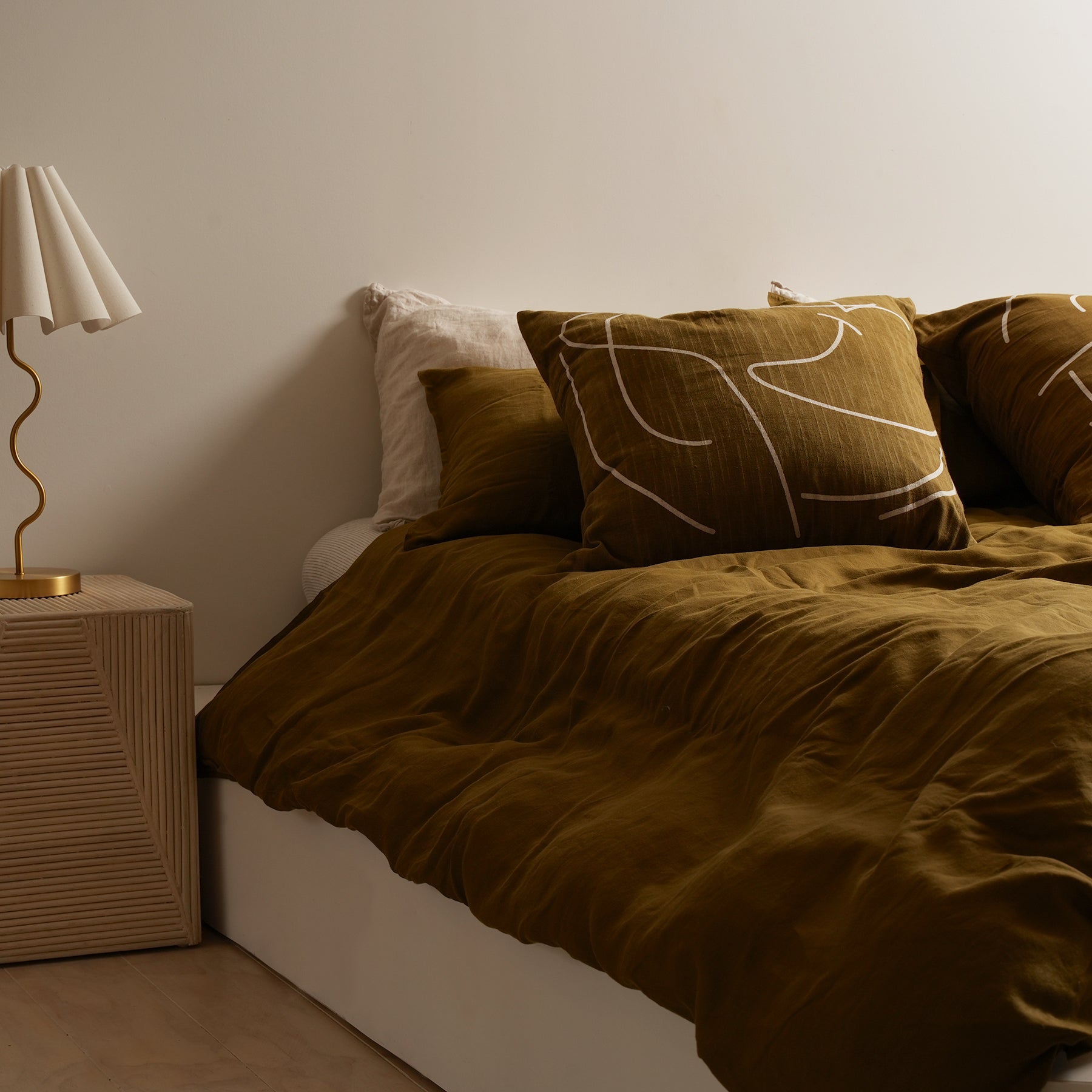 French flax linen duvet cover set in Khaki detail view