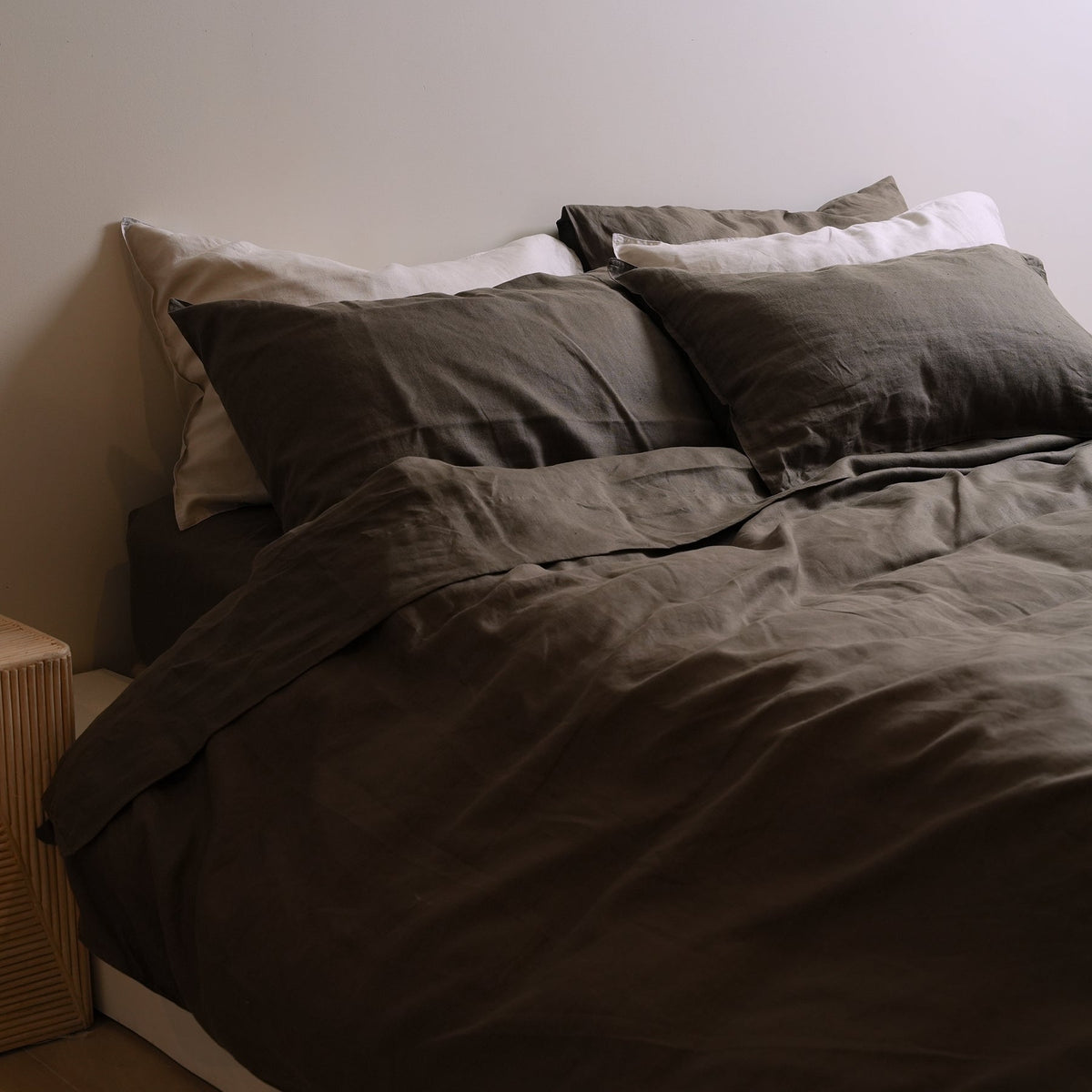 French flax linen duvet set in Deep Moss side view