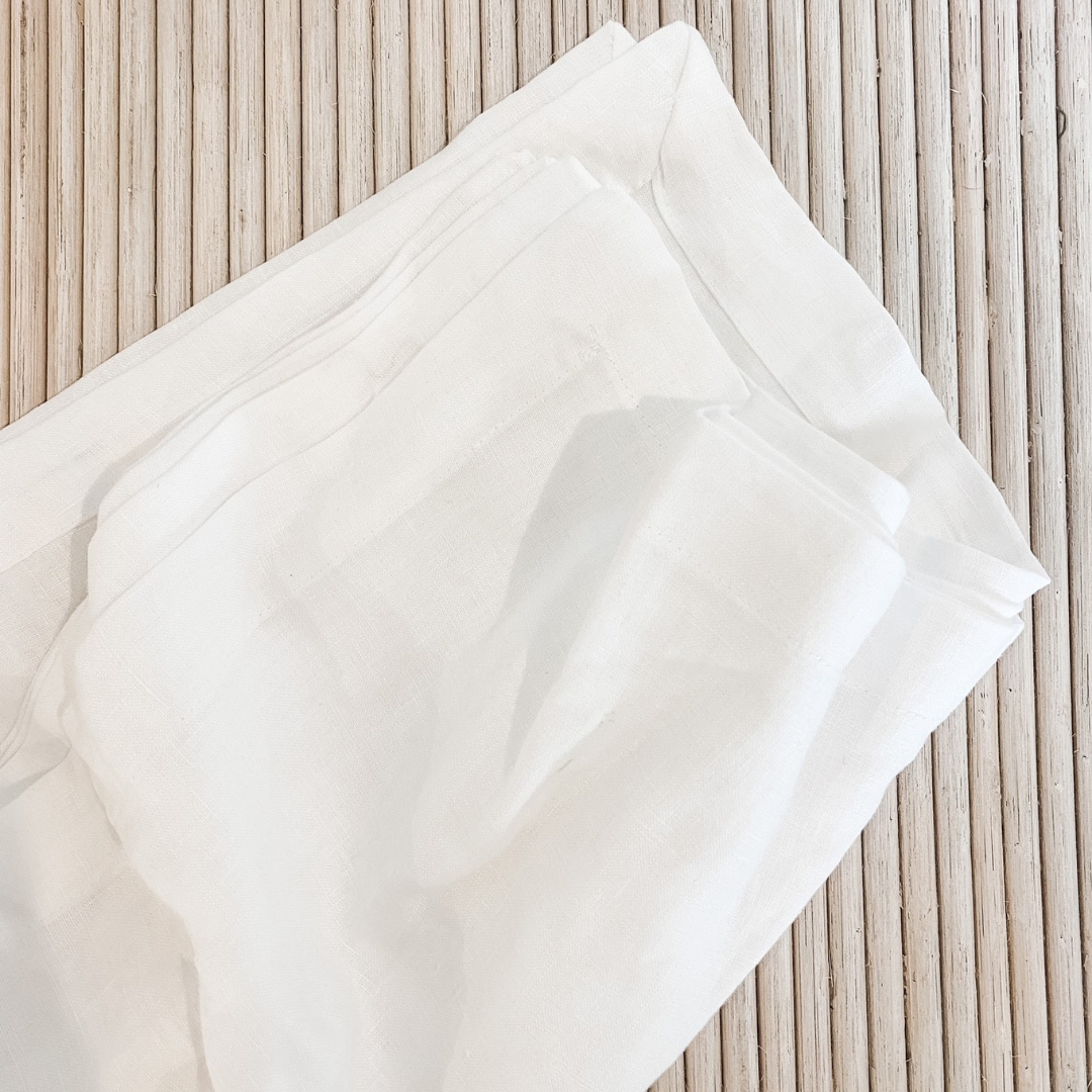 French flax linen napkin in Set Of 4 White close-up of fabric
