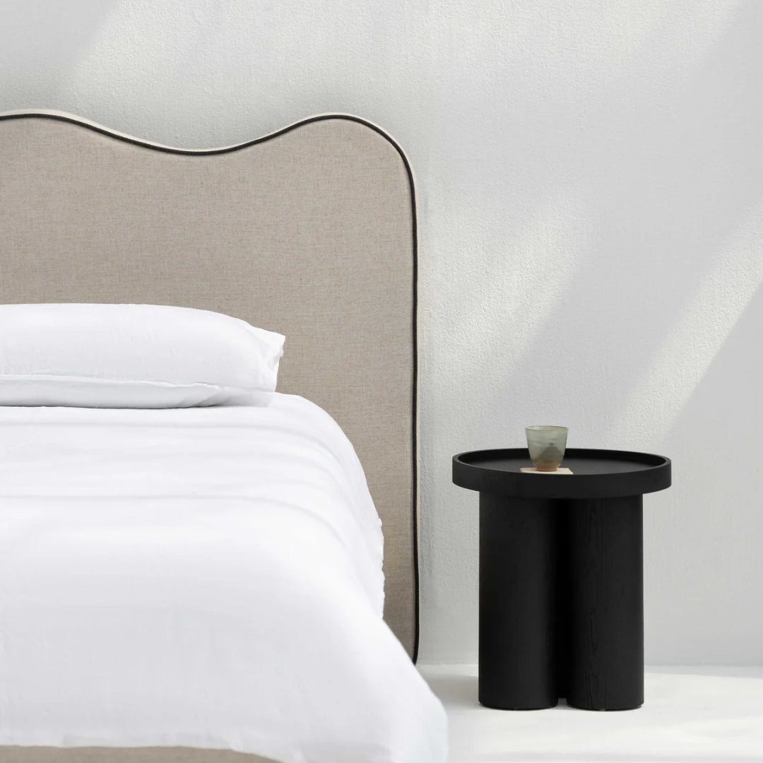 Grace wave headboard, close-up
