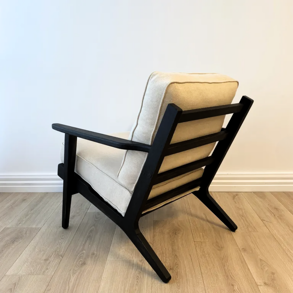 Lodge occasional chair in off white/ black, detail view