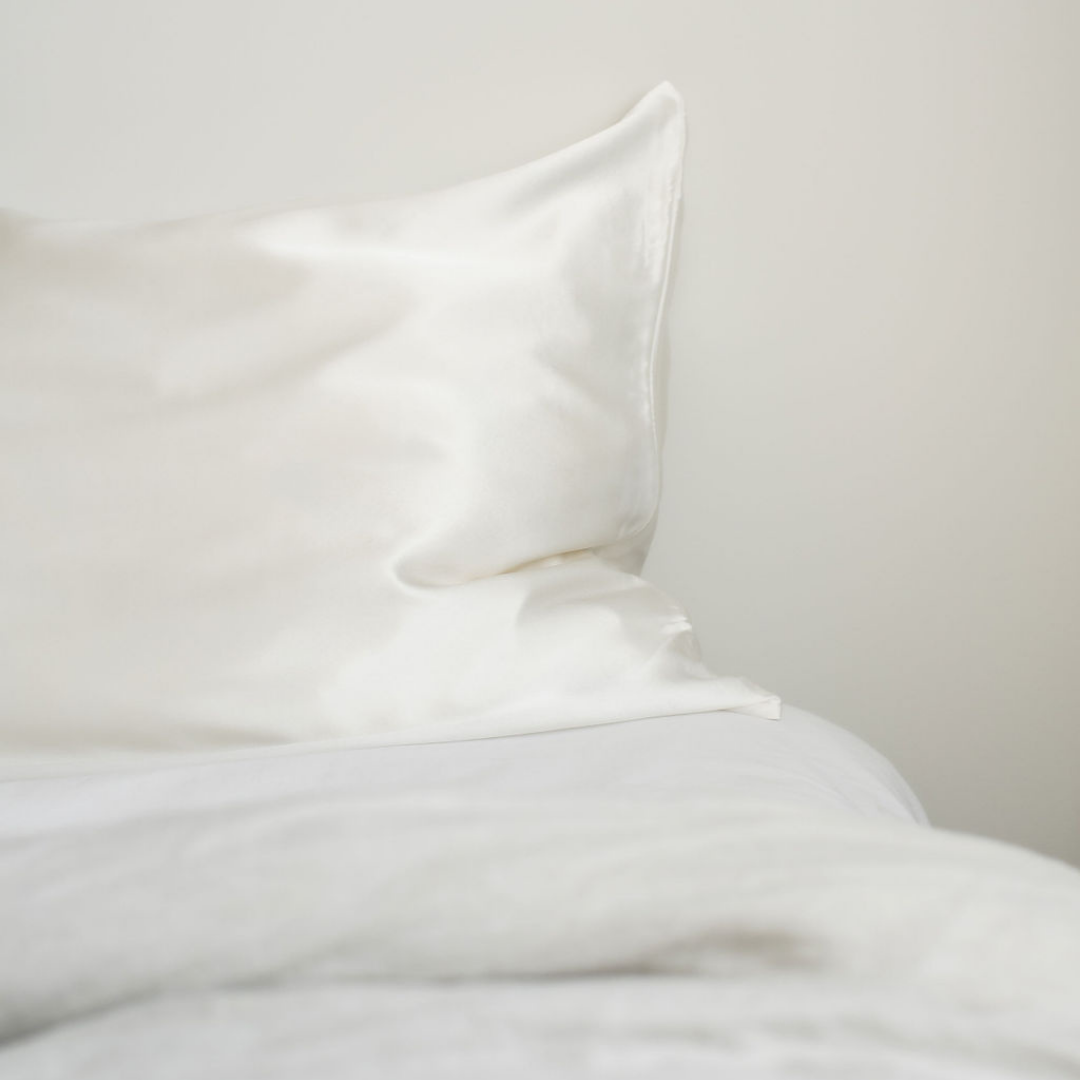 Pure silk pillowcase in Milk